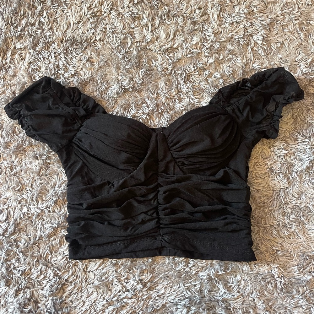 Black ruched padded top